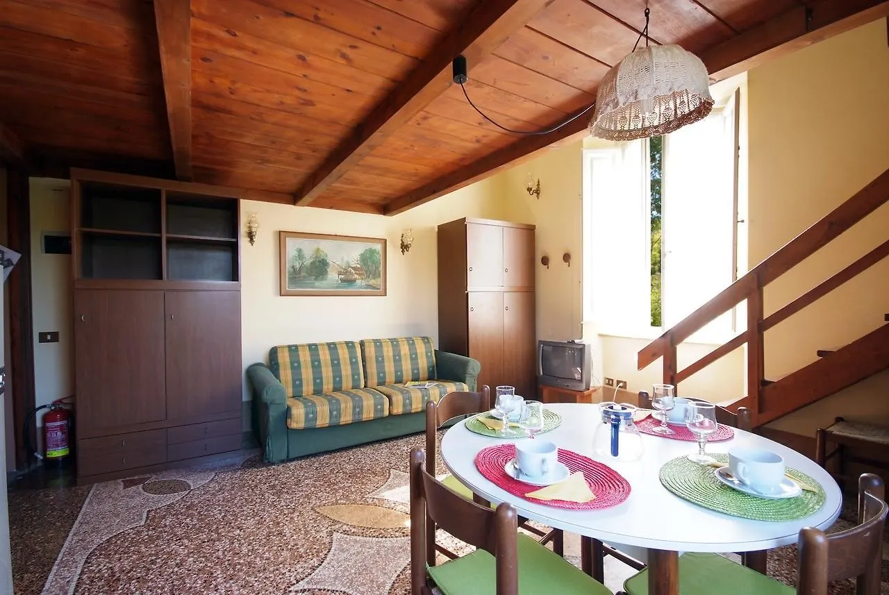 Villa Teresa Porto Azzurro 0*,